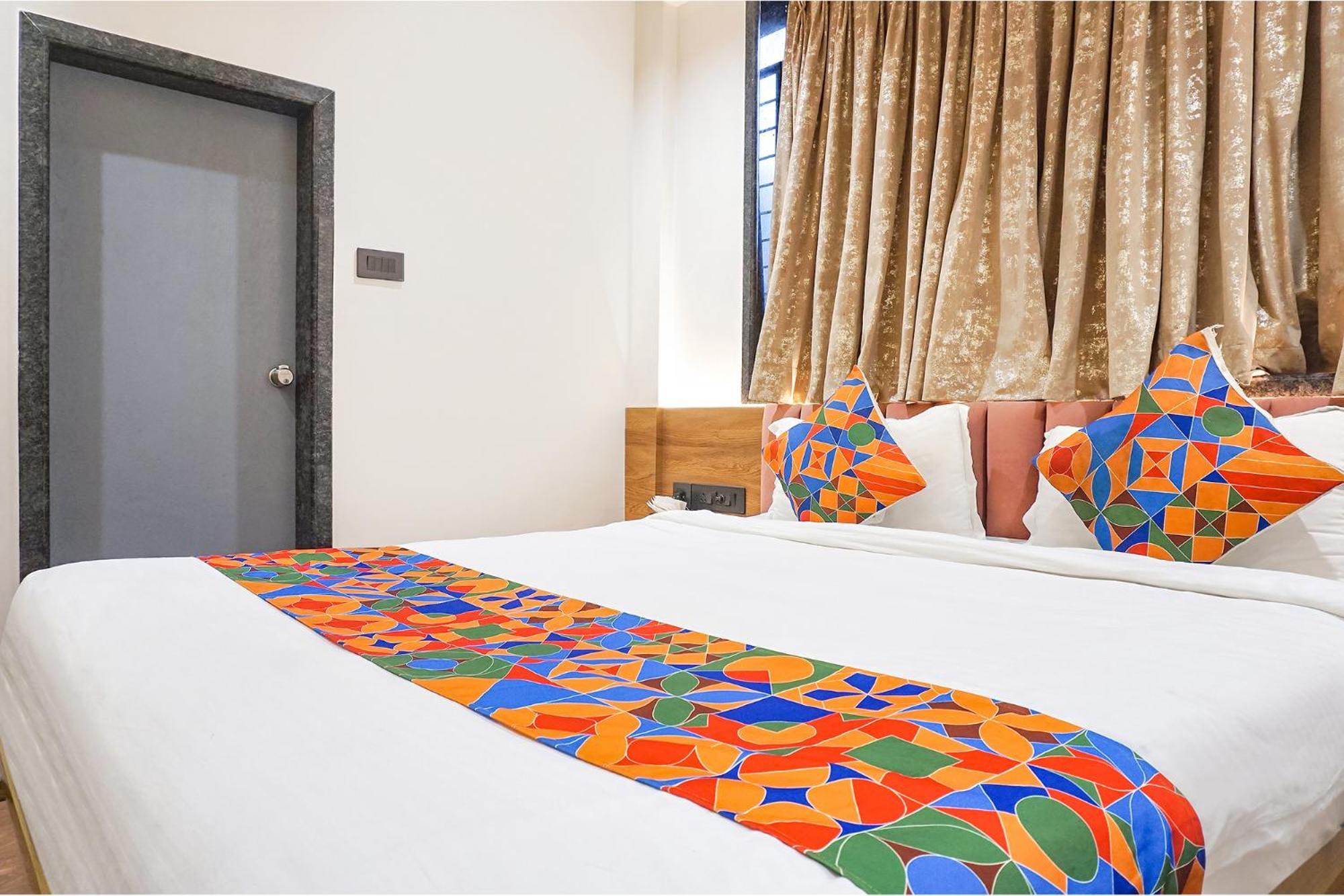 Fabhotel Prime Shourya Residency - Nr Maharshi Karve Museum Poona Buitenkant foto