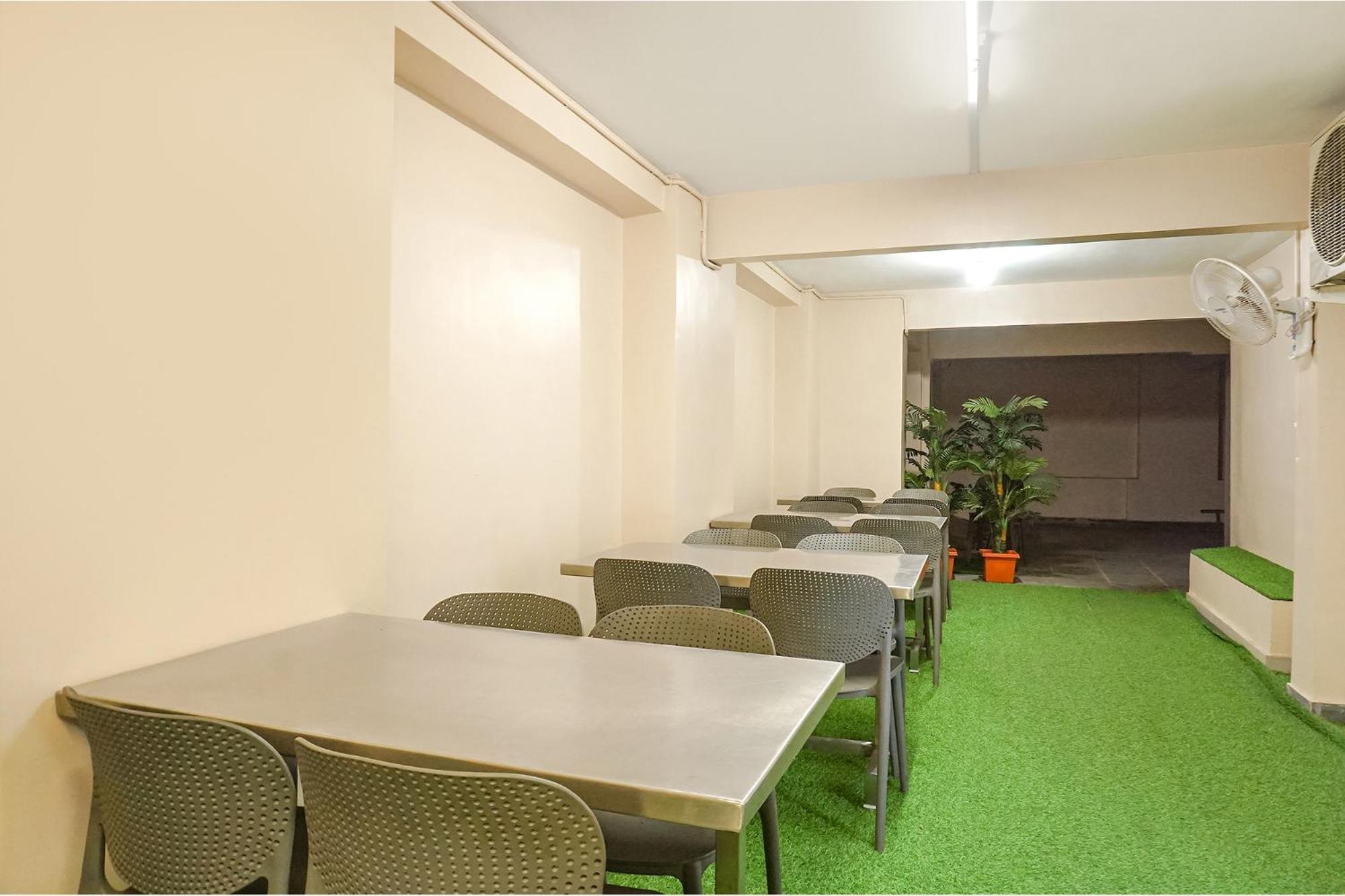 Fabhotel Prime Shourya Residency - Nr Maharshi Karve Museum Poona Buitenkant foto